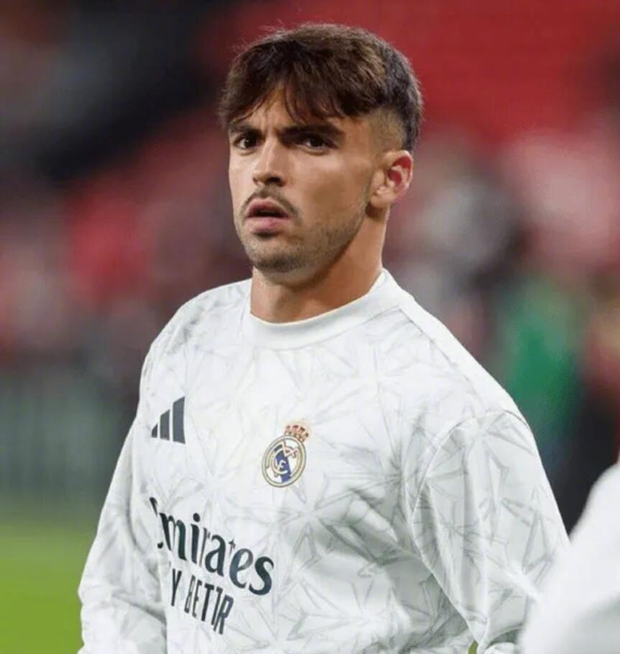 亚博体育-阿森西奥带伤出战欧冠，称将继续为皇马贡献|摩纳哥|皇家马德里|阿尔瓦|胫骨骨折|劳尔_新浪体育_新浪新闻